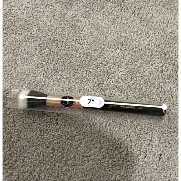 NEW Sigma F55 Small Duo Fibre makeup brush - Picture 3 of 3